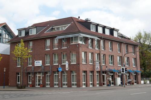 Hotel Zum Deutschen Eck Meerbusch Exterior photo